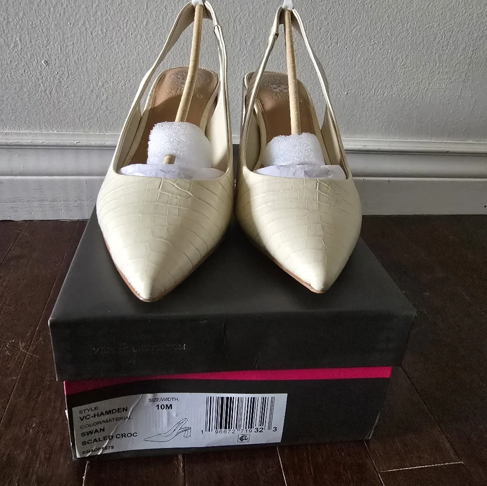 VINCE CAMUTO Cream Slingback Heels with Textured Design - Picture 2 of 6
